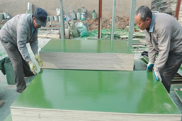 引領(lǐng)建筑新潮流：塑面/覆塑建筑模板，打造高品質(zhì)工程的高效之選